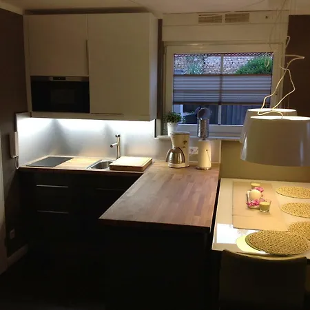 アパート Buchheim, Hochwertig Und Gemuetlich, 5min Zur S-bahn ホッペガルテン